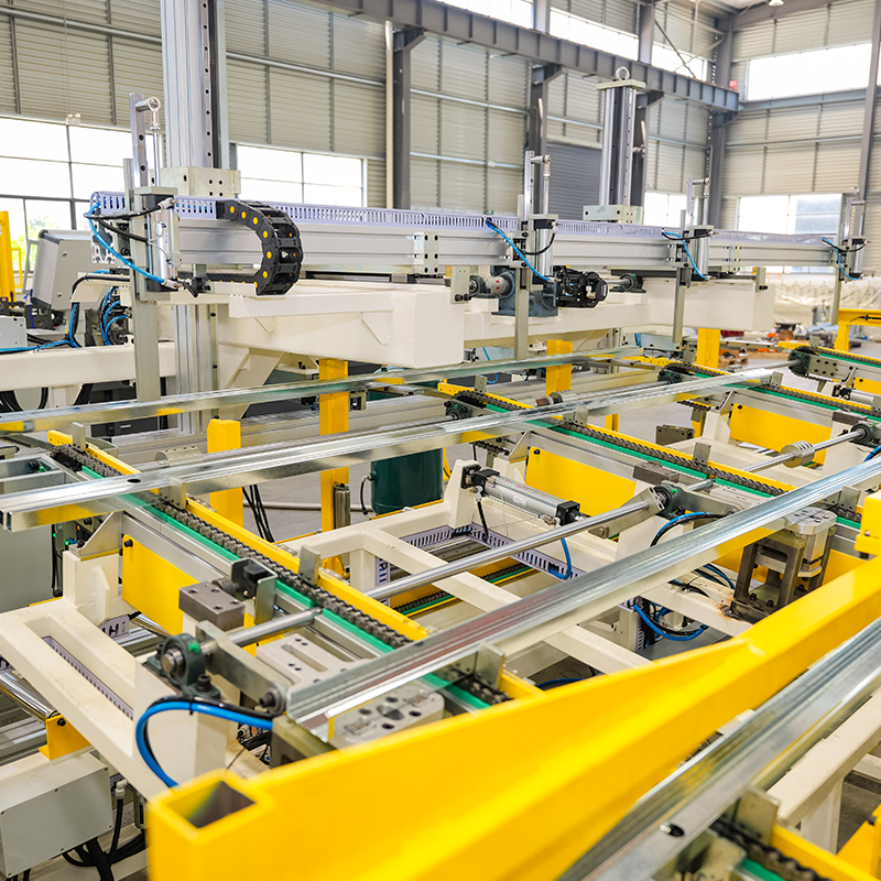 Máquina de embalagem automática de perfil metálico: tipos, especificações e guia de ROI