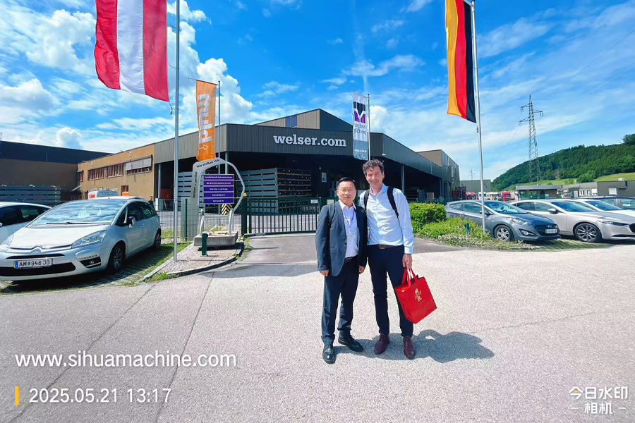 21 de maio de 2025 Dr. Bernd Koberl e Joky Jin